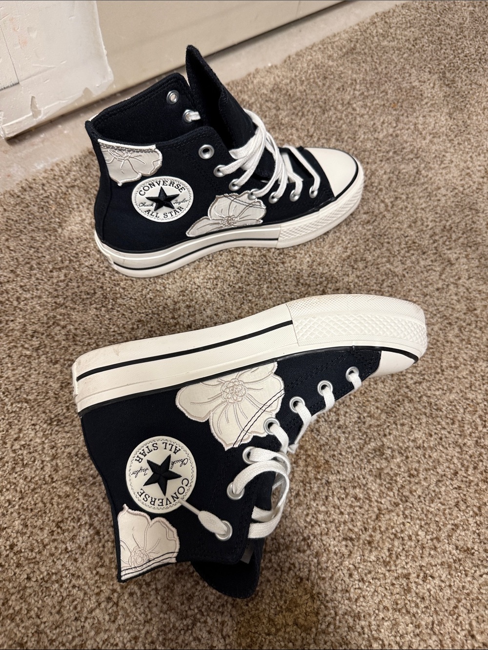 Black High-Top Floral Appliqué Platform Sneakers - Picture 4 of 7
